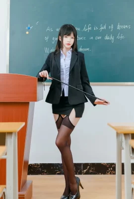 시미즈 유노의 “섹시한 선생님”검은 실크 스타킹은 매우 섹시합니다 (사진 45 장)