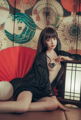 만료 된 Mi Nian Meow “Black Yukata”는 아름다운 등을 과시하고 사람들을 배멀미하게 만듭니다 (사진 23 장)