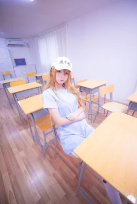 카가쿠사카 마후유 “일하는 세포 – 혈소판” 흰 고양이 발 양말이 사람들을 쓰러지게 합니다 (사진 49 장)