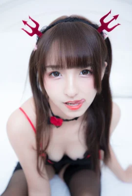 “Sexy Little Devil”에서 노출된 카가쿠사카 마후유의 하반신과 타이트한 허벅지가 사랑스럽습니다 (사진 75장)