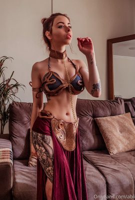 Amanda Welp – Leia