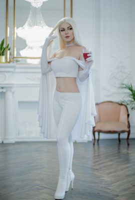 이리나 마이어 – 엠마 프로스트