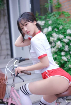 (Hanari) 한국 예쁜 소녀가 그녀의 머리를 포즈하고 유혹으로 가득 차 있습니다 (30 장의 사진)