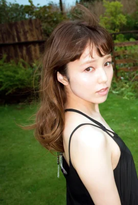 (Kikimika) 가득하고 아름다운 가슴은 유혹에 저항하기에는 너무 뜨겁다 (25 장의 사진)
