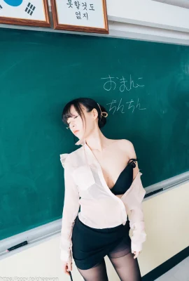 (Mozzi) 섹시하고 뻔뻔스런 몸을 과시하고 터져 나와 (56 장의 사진)